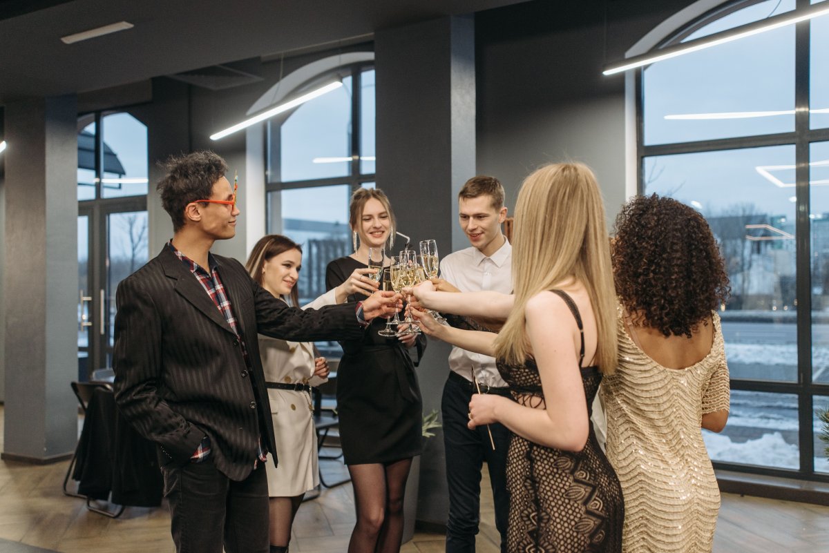 Early Holiday Planning: How to Host an Unforgettable Corporate Event